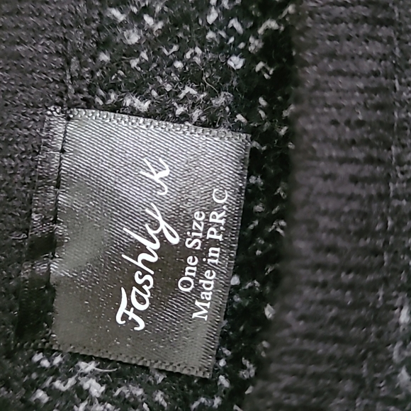 VINTAGE FASHLY K 100% WOOL PONCHO ONE SIZE - Picture 2 of 4